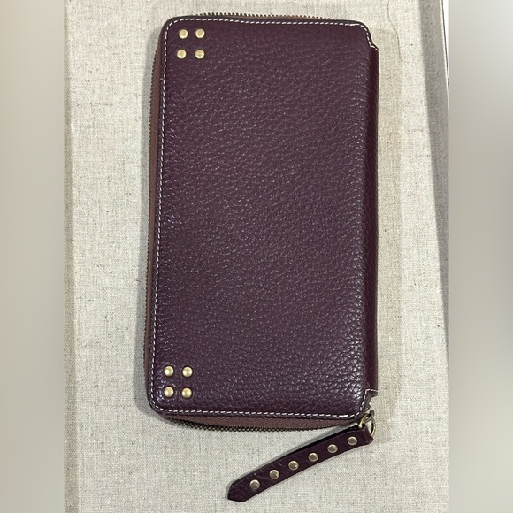 Celine Vintage Grainy Leather Continental Wallet - Picture 2 of 10